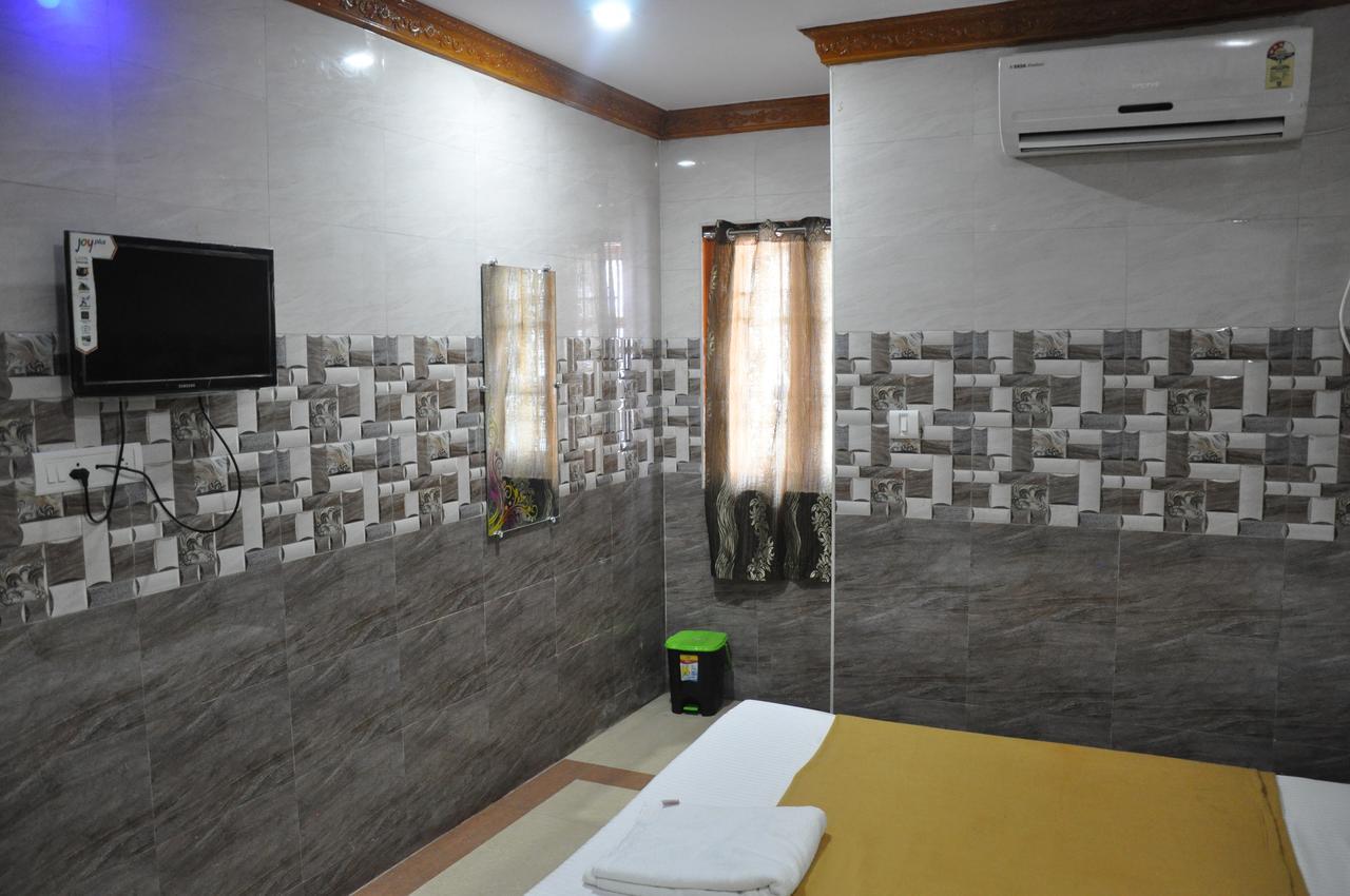 C.M. Hotel Pennagaram 外观 照片